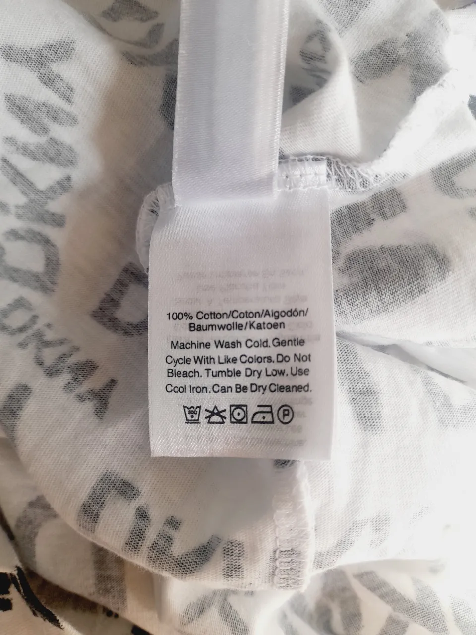 Remera DKNY - Vista 5