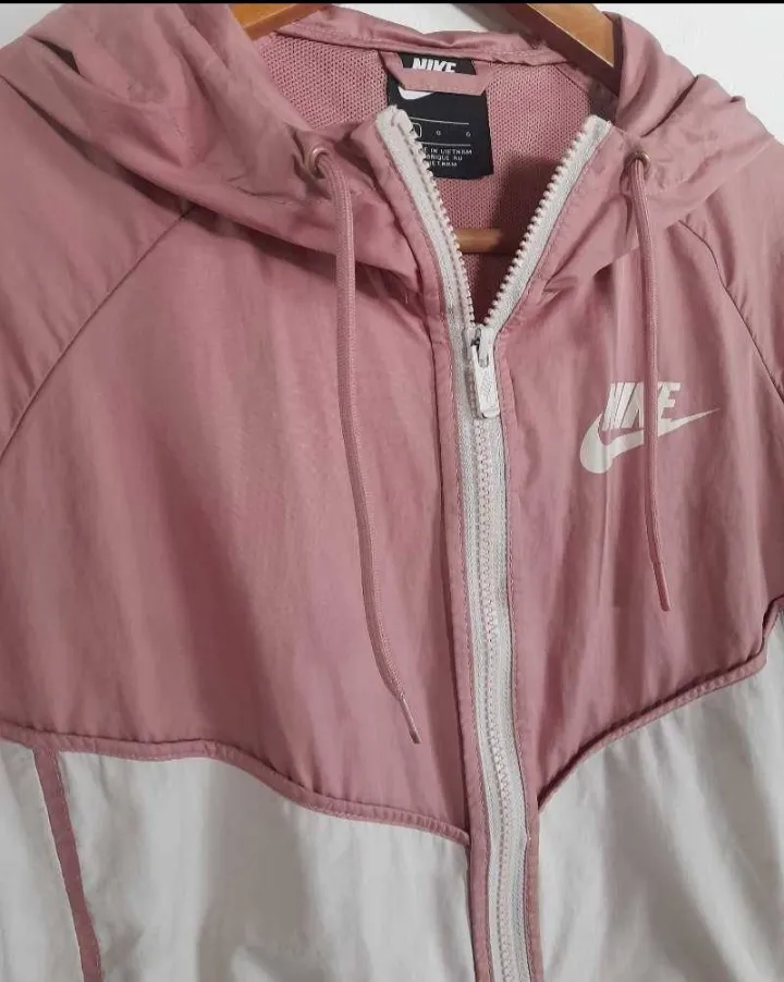 Campera Nike - Vista 2