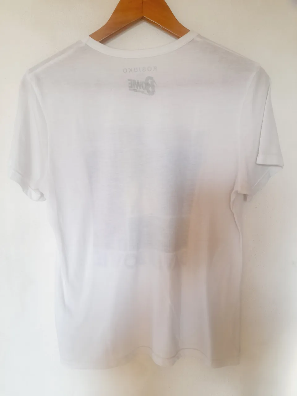 Remera Kosiuko - Vista 4