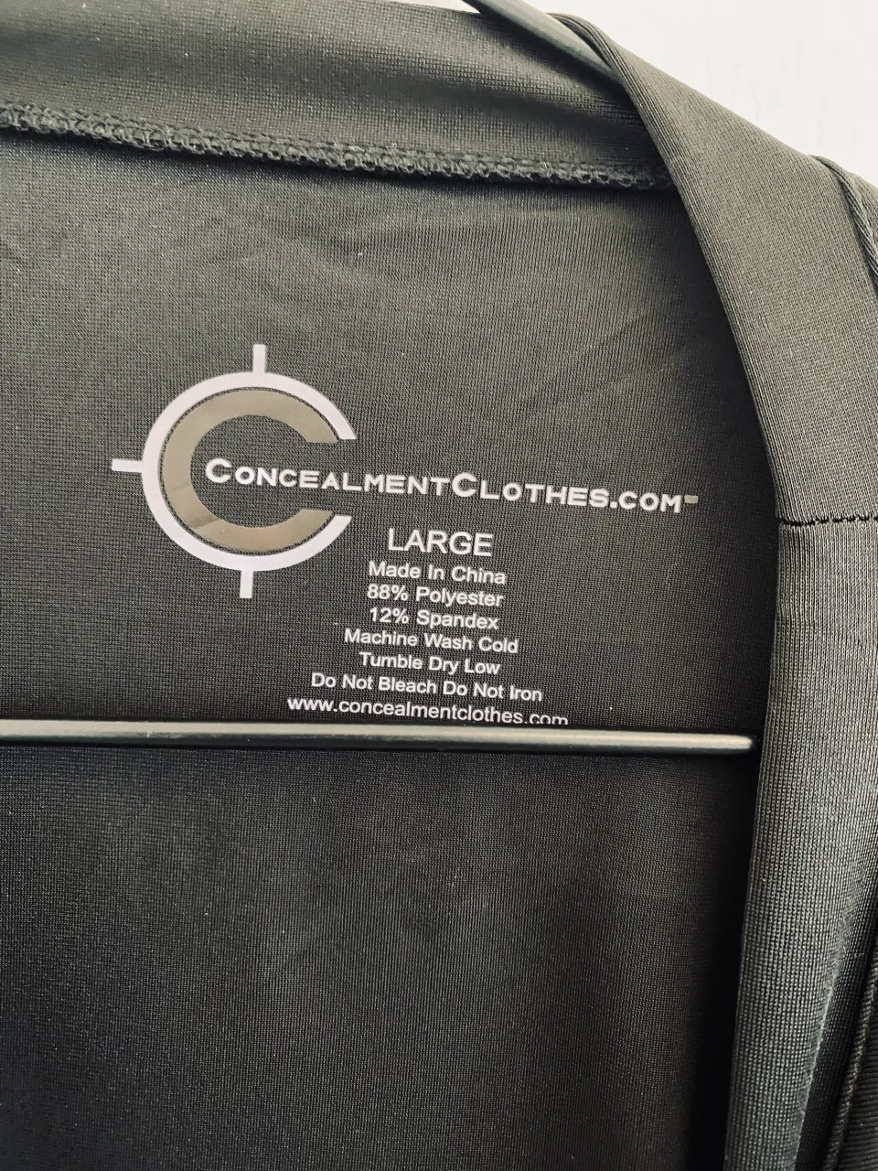 Remera Concealment clothes - imagen 2