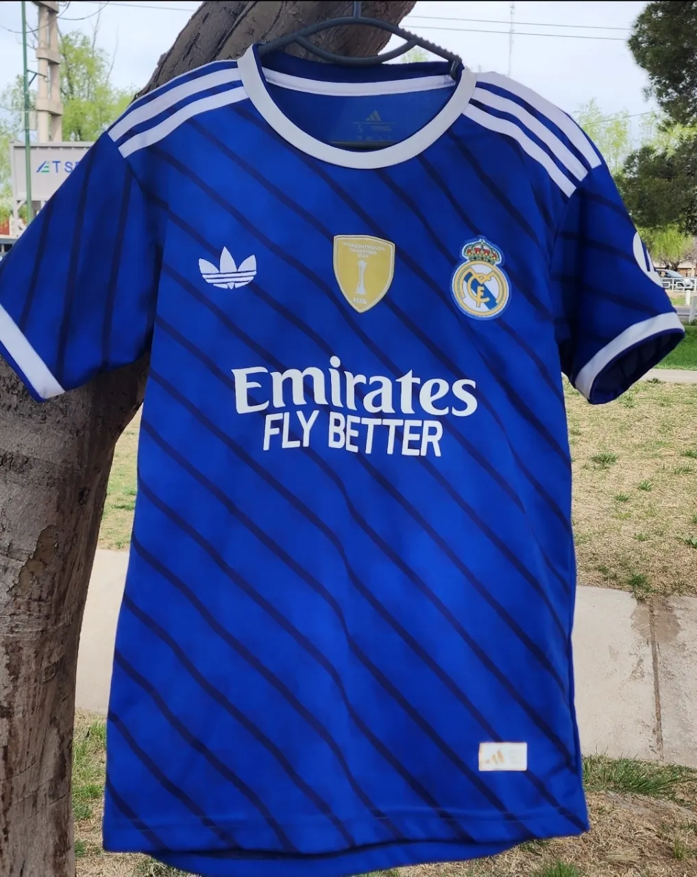 Camiseta adidas - imagen 1
