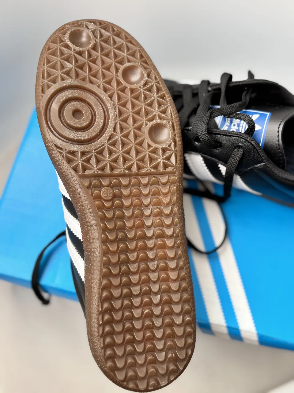 Zapatillas Adidas imitación - imagen 3