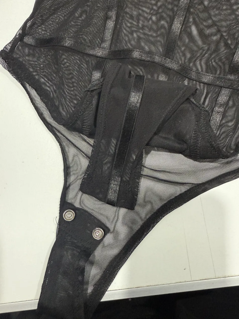Body A ≠ - imagen 2