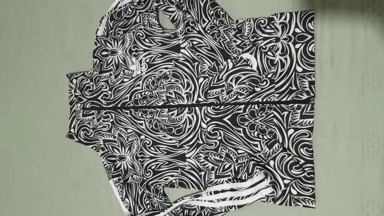 Buzo adidas - imagen 1