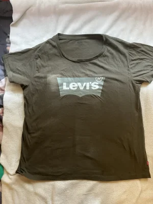 Levi's