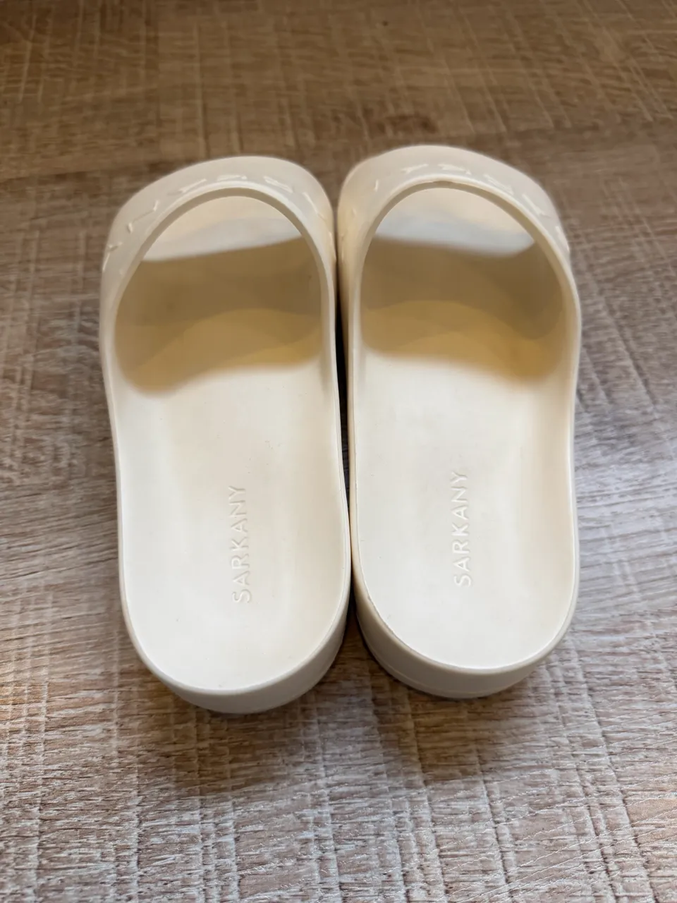 Ojotas Sarkany - imagen 4