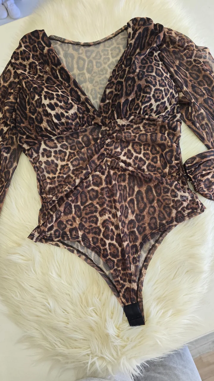 Body A ≠ - imagen 1