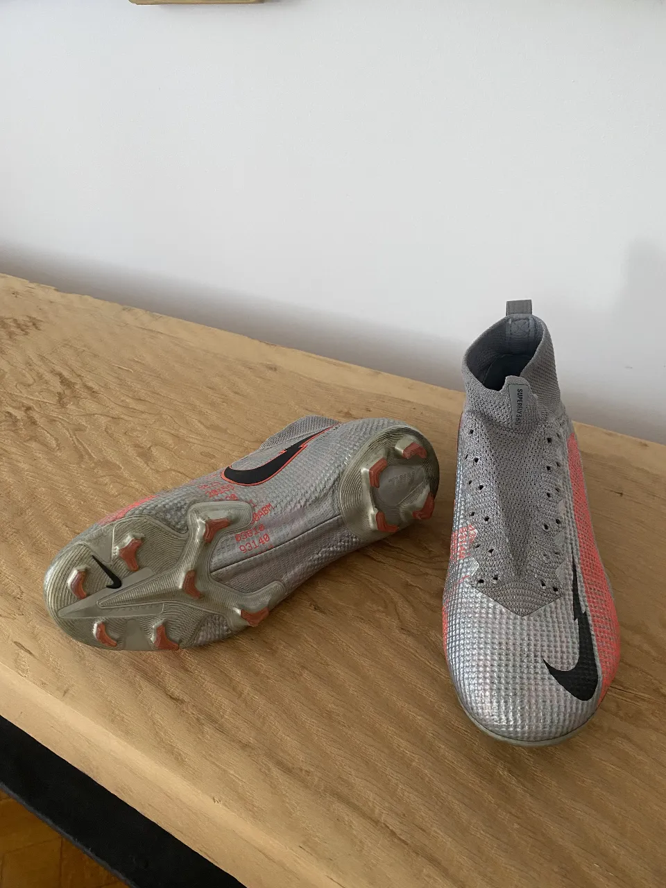 Botín de fútbol Nike - imagen 2
