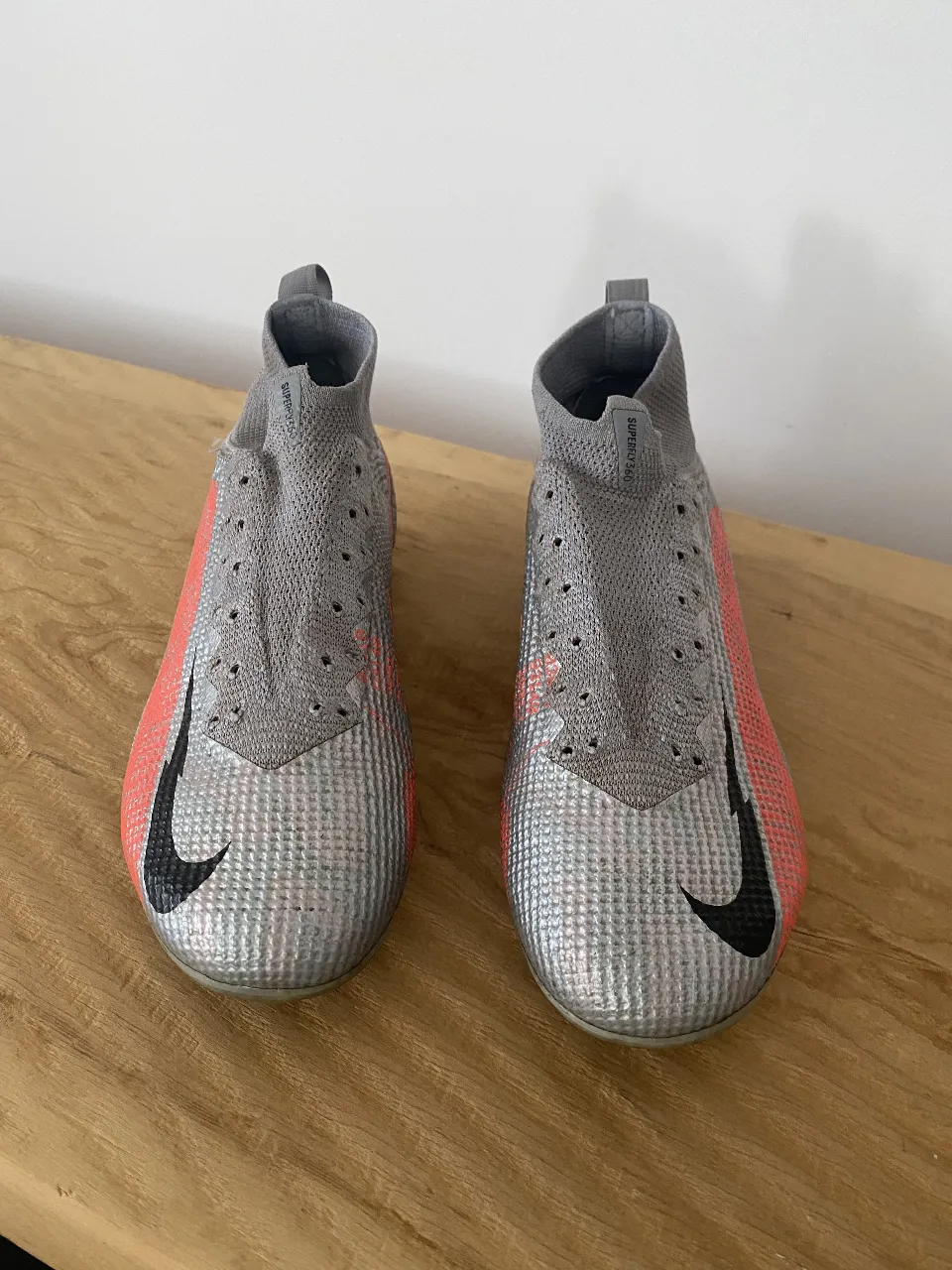 Botín de fútbol Nike - imagen 1