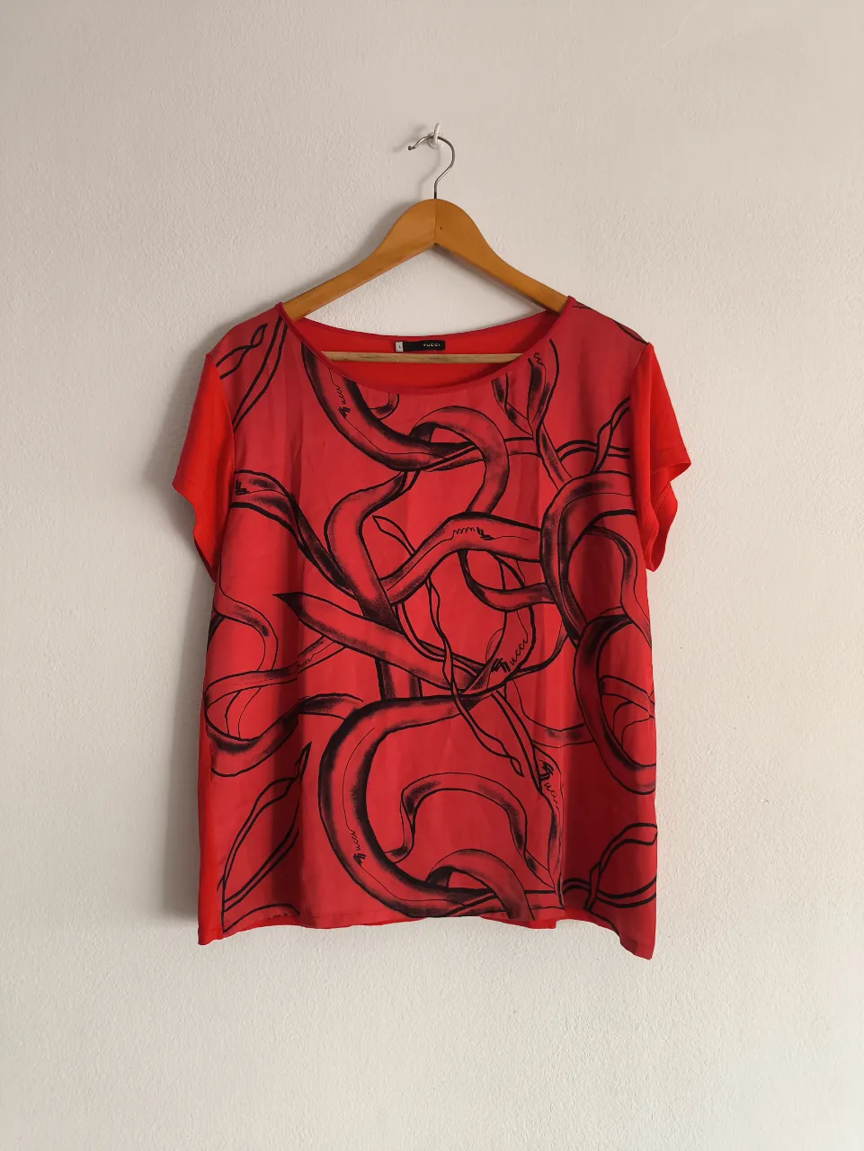 Remera Tucci - Vista 3