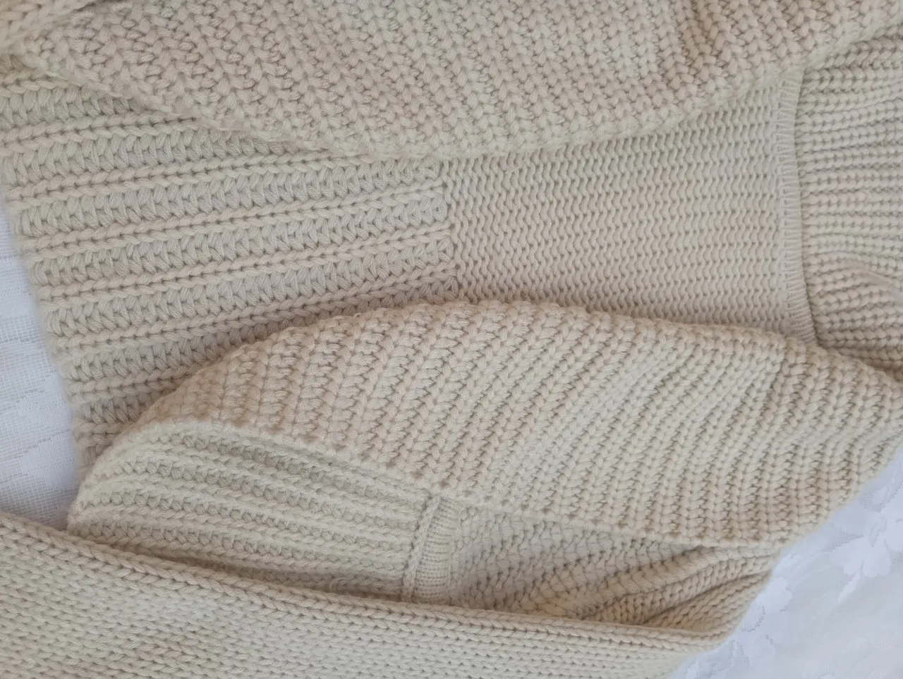 Sweater A ≠ - imagen 4