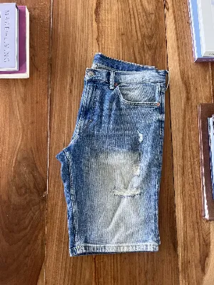 H&M