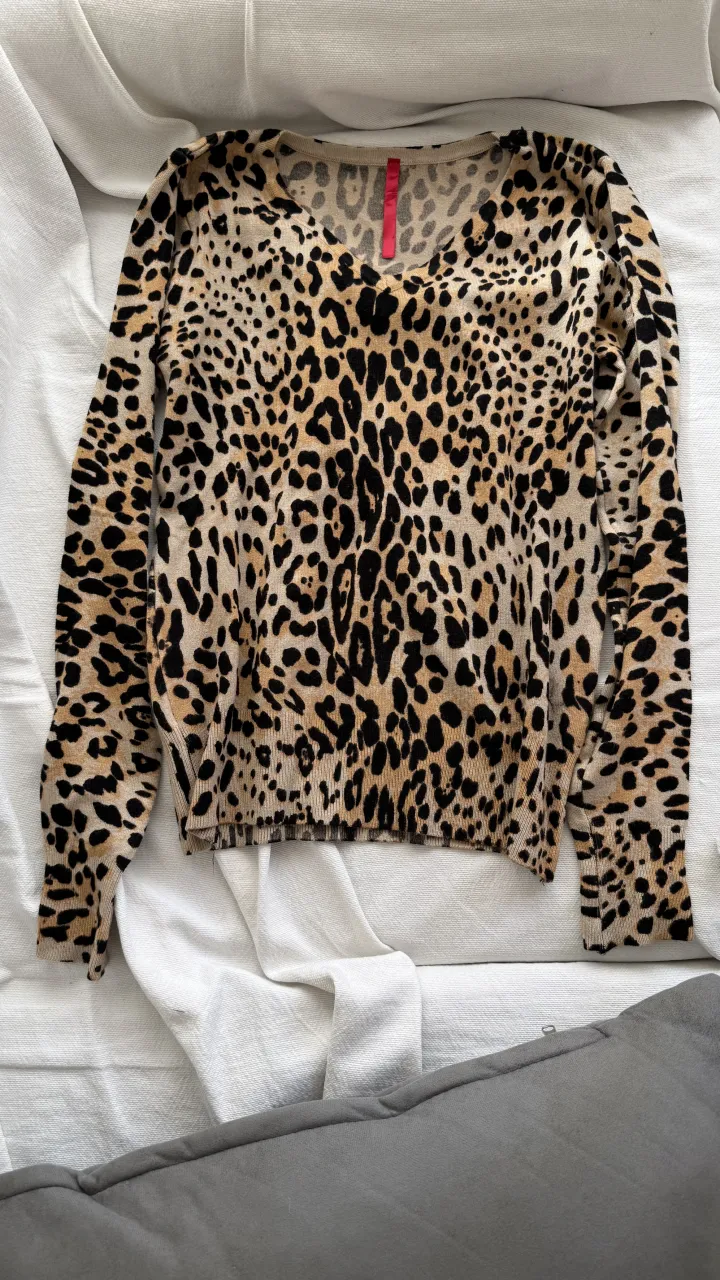 Sweater A ≠ - imagen 3