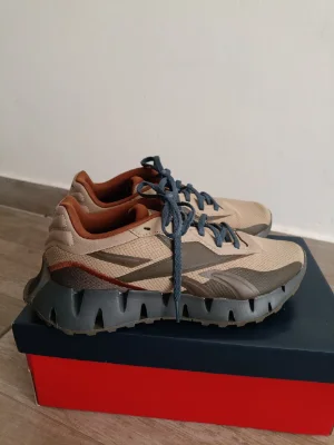 Reebok · Talle AR 36