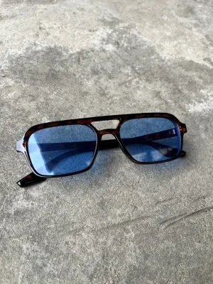 Azules