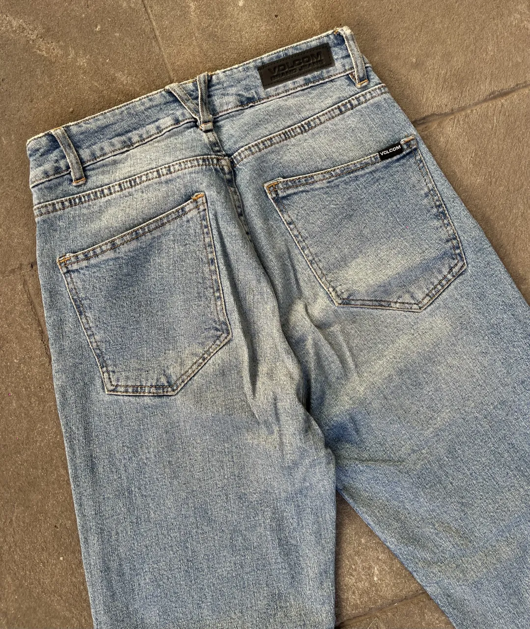 Jean Volcom - imagen 3