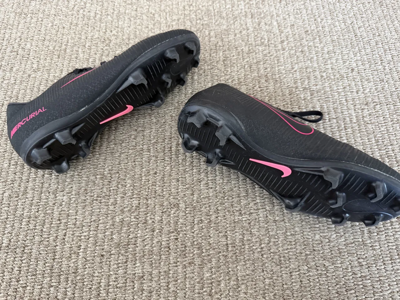 Botín de fútbol Nike - imagen 5