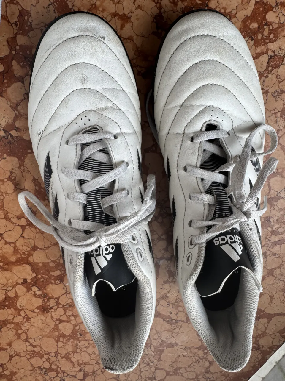 Botines adidas miniatura 4