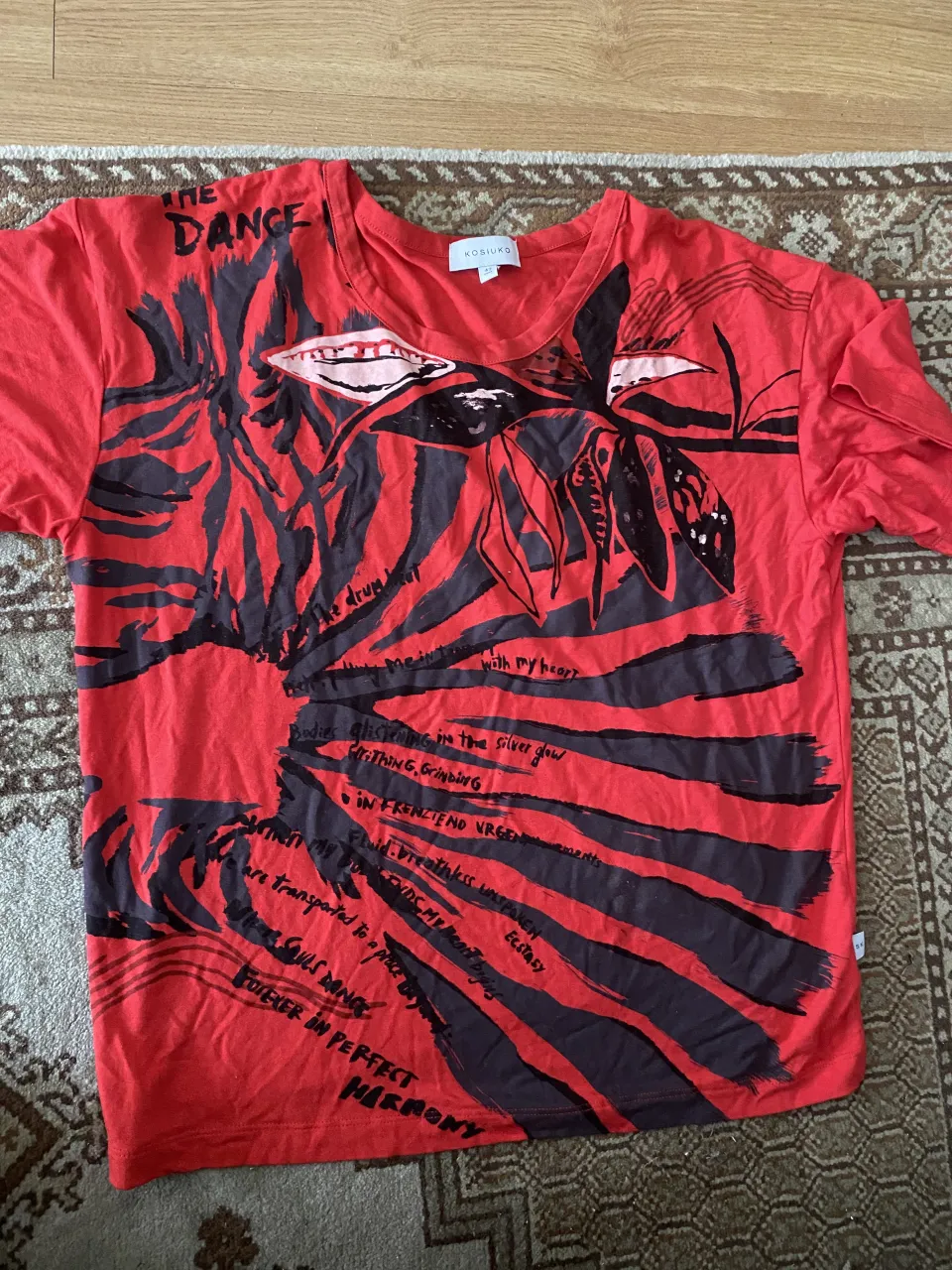 Remera Kosiuko - Vista 2