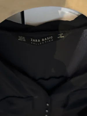 Zara Basic