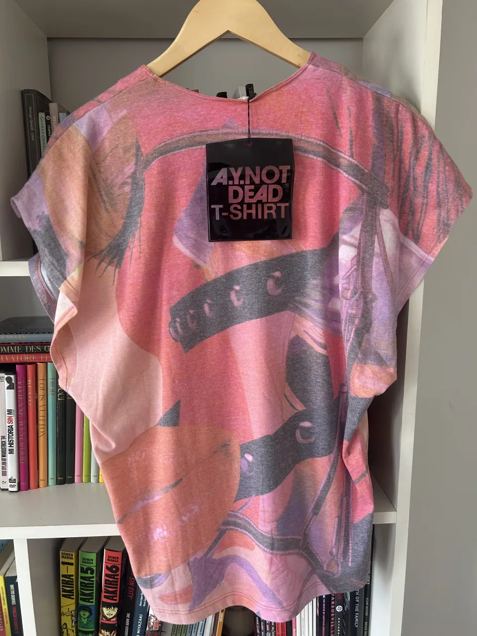 Remera Ay Not Dead - Vista 2