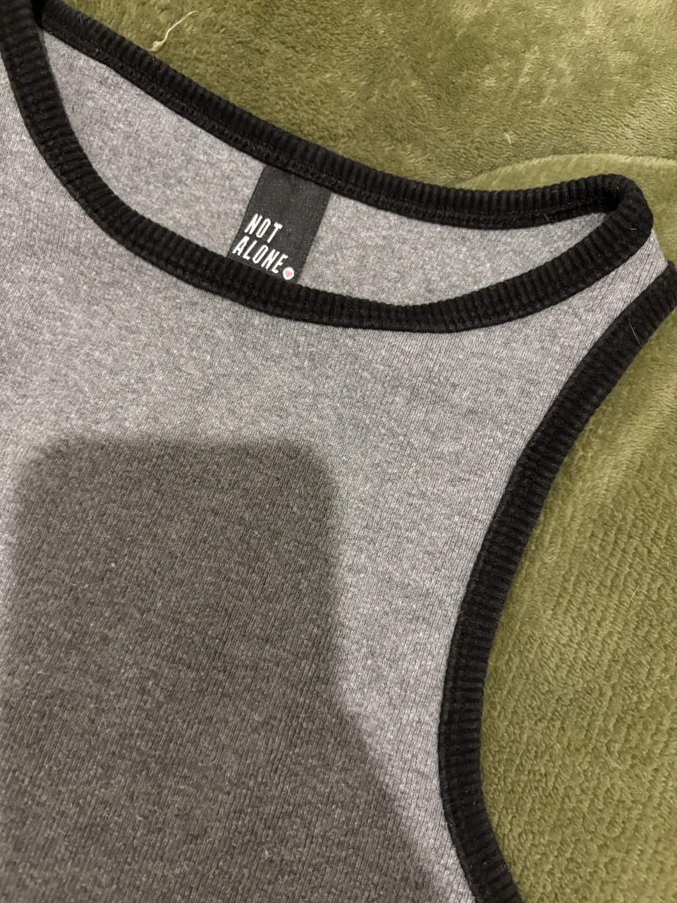 Musculosa Not alone - imagen 2