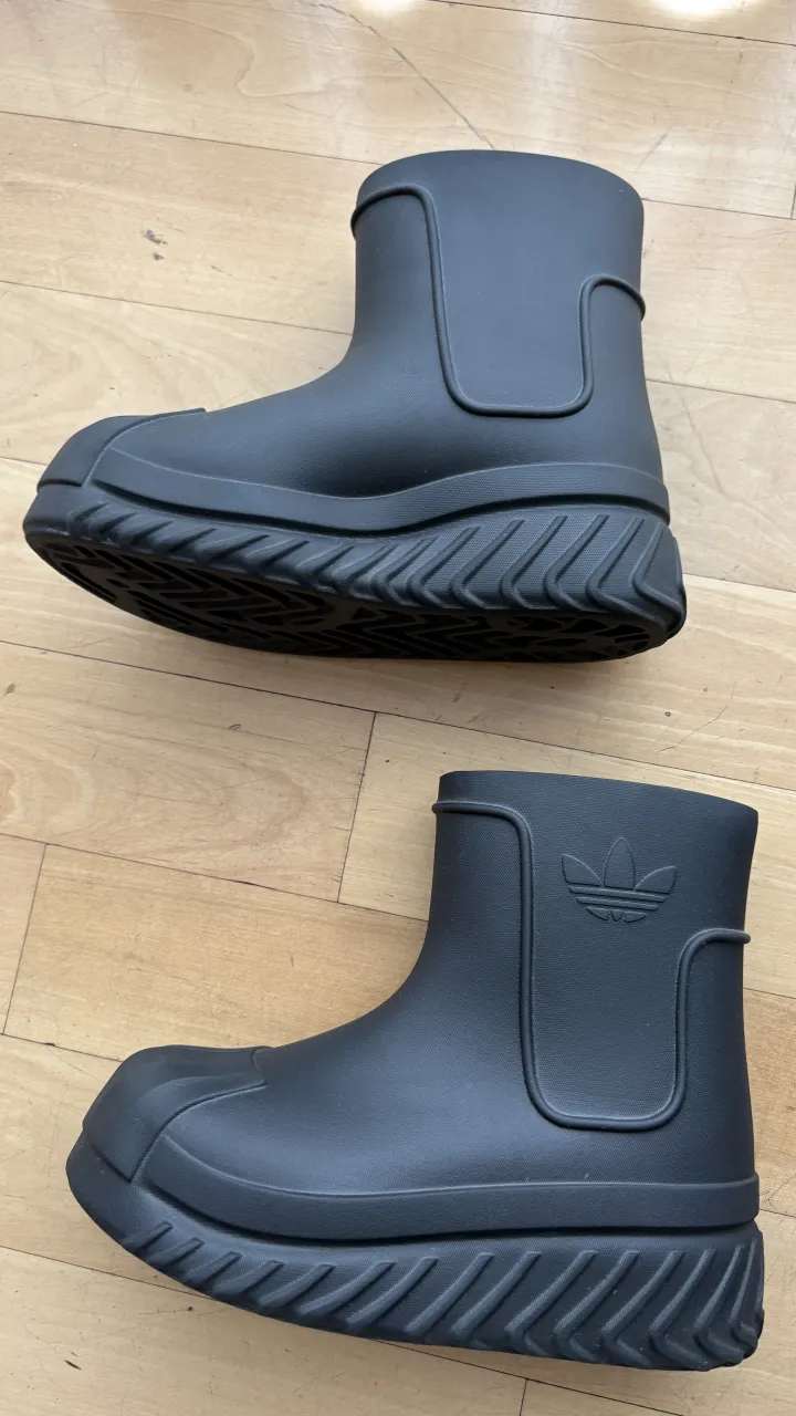 Botas adidas miniatura 4
