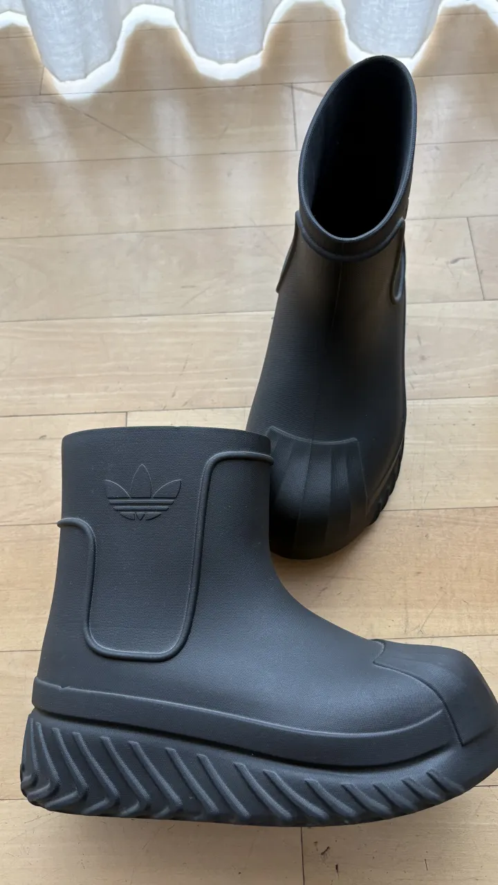 Botas adidas miniatura 6