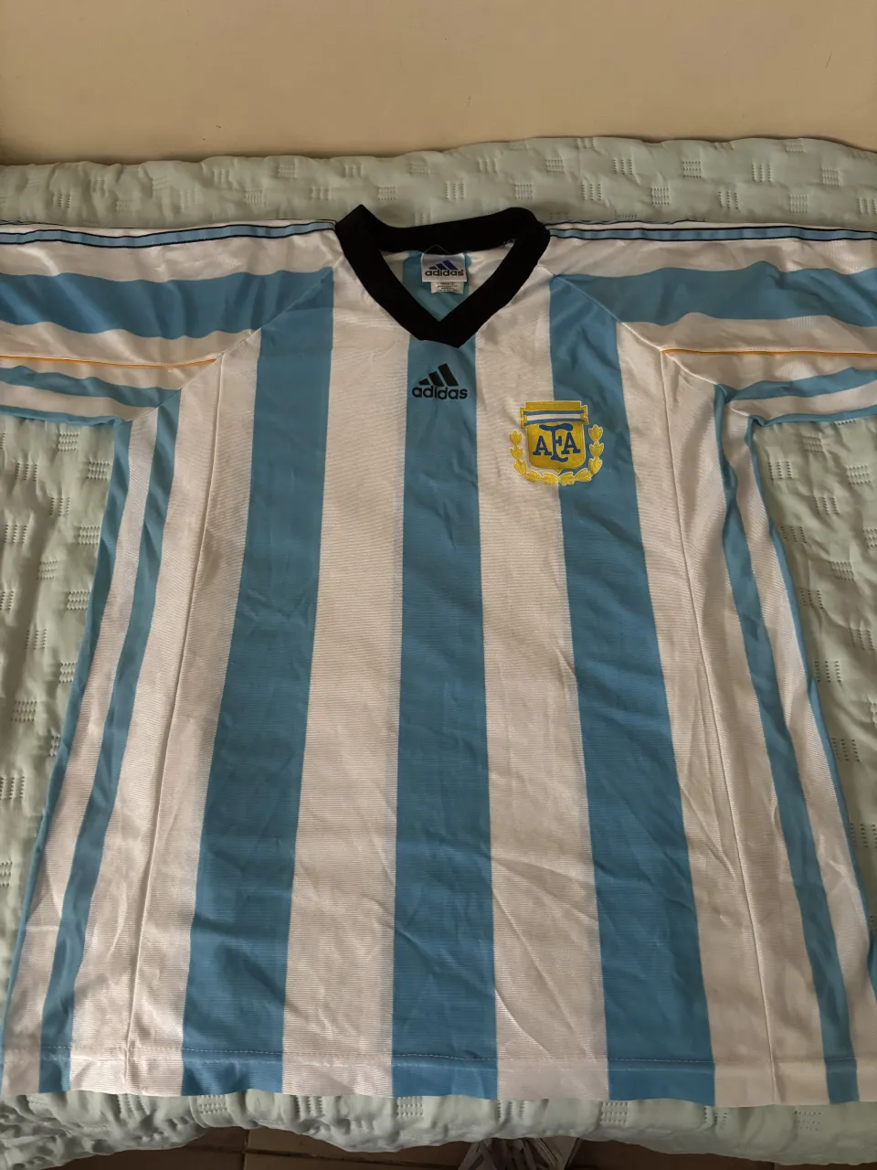 Camiseta adidas - imagen 1