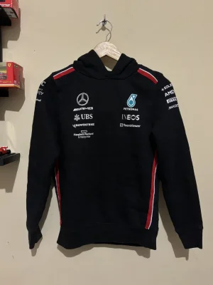 Mercedes benz · Talle 12 años / 152 cm