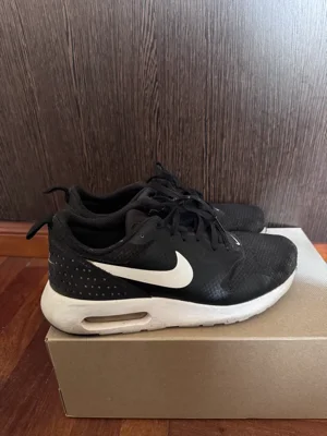 Nike · Talle AR 38