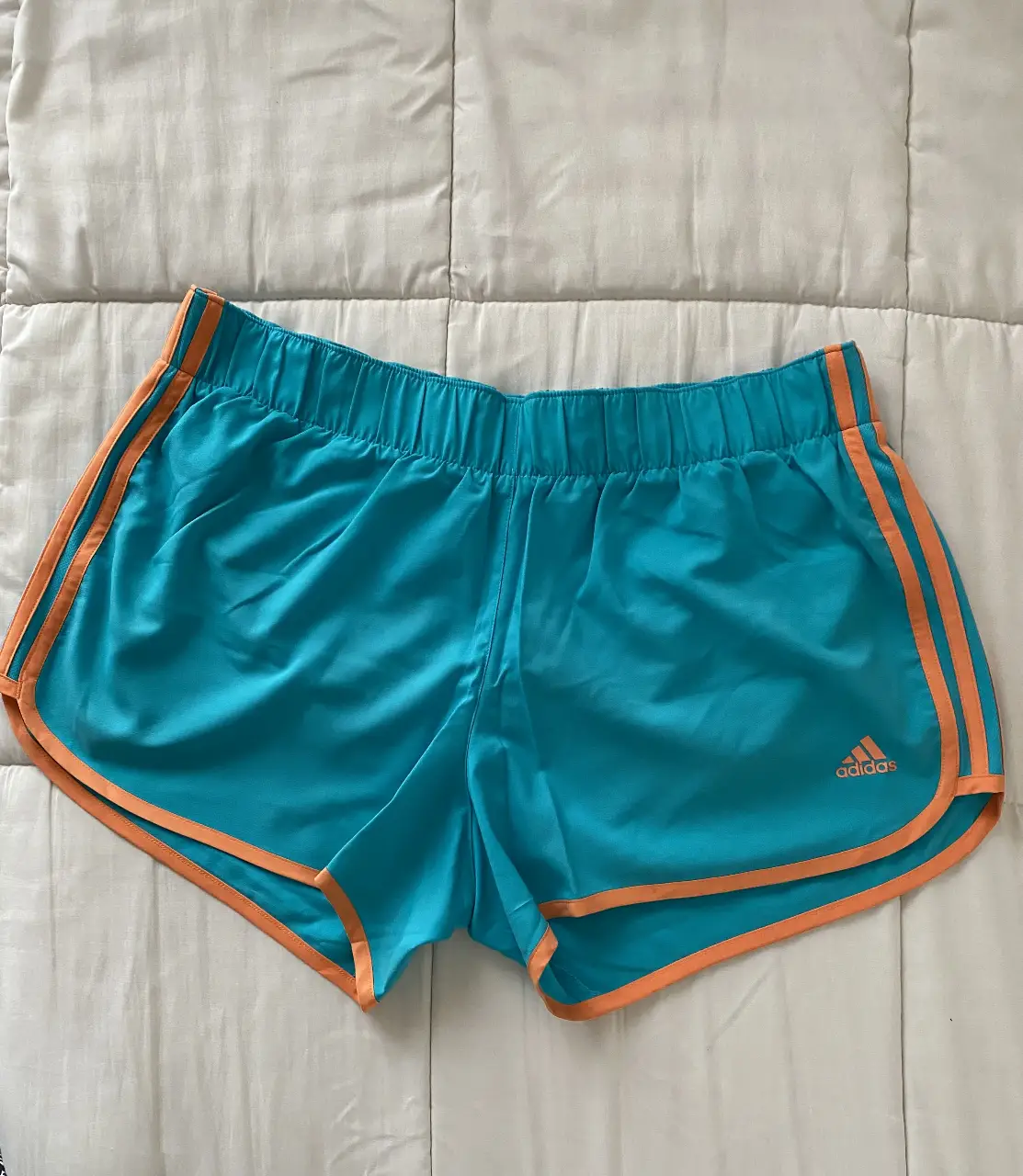 Short adidas - imagen 1