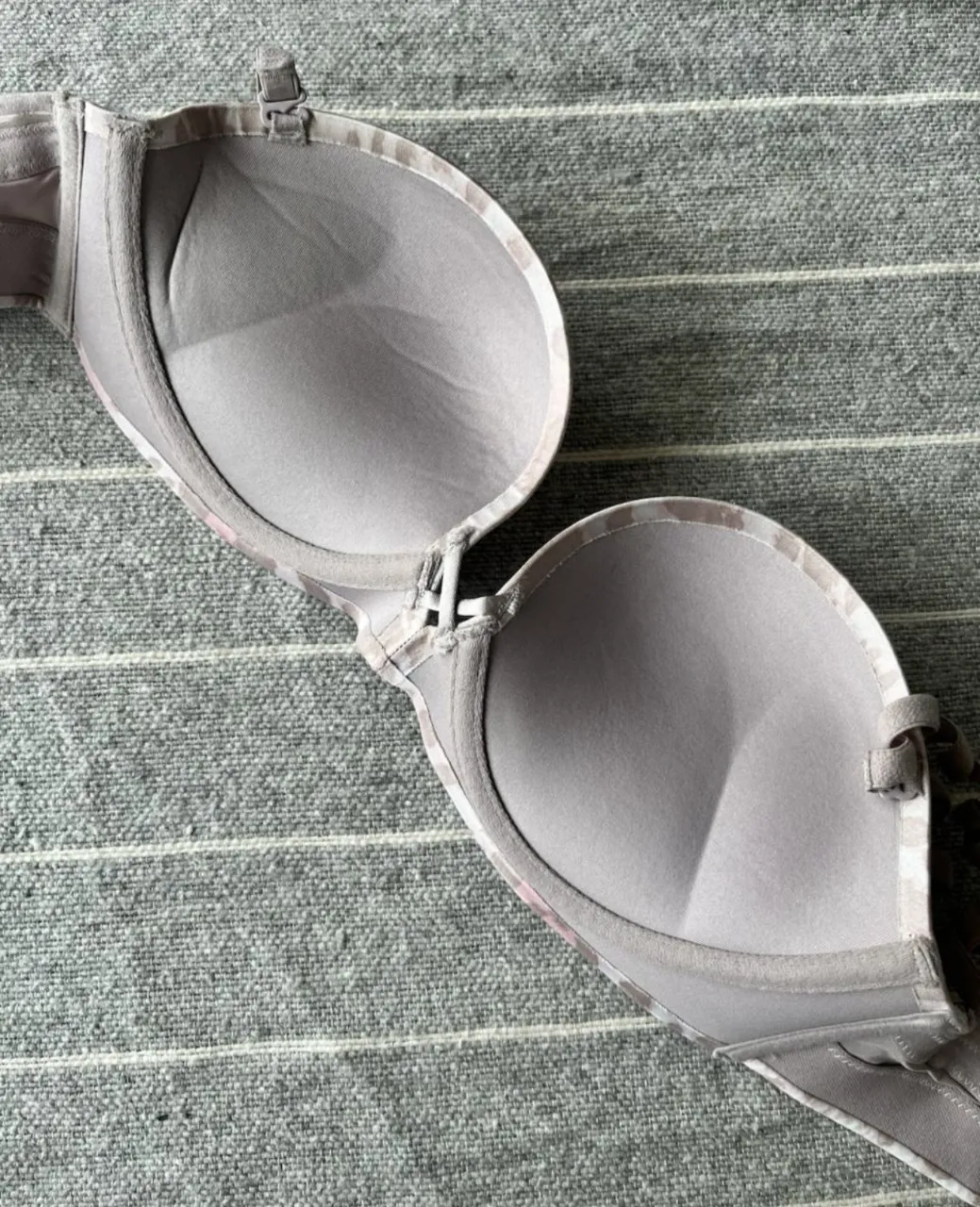 Corpiño Victoria's Secret - Vista 3