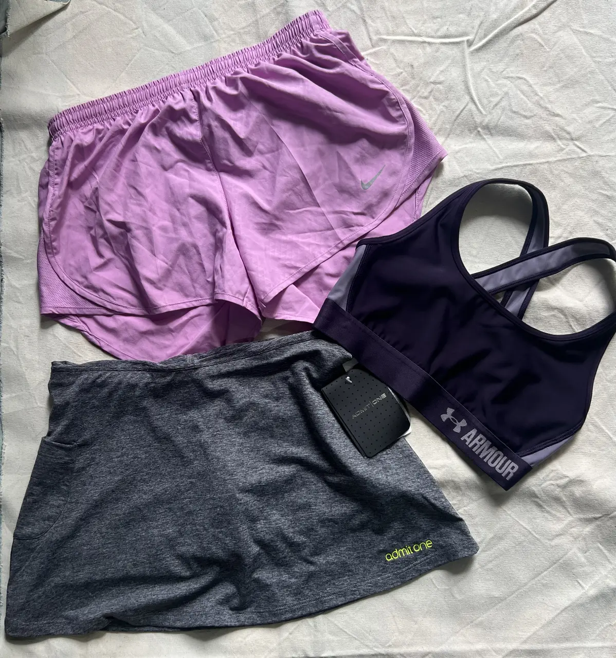 Short Nike|Under Armour|Admit One - imagen 1
