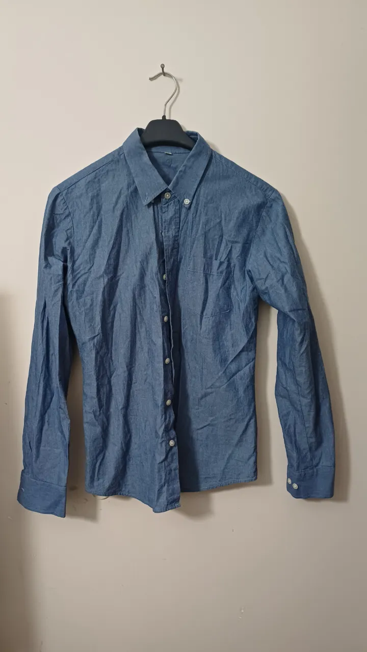 Camisa A ≠