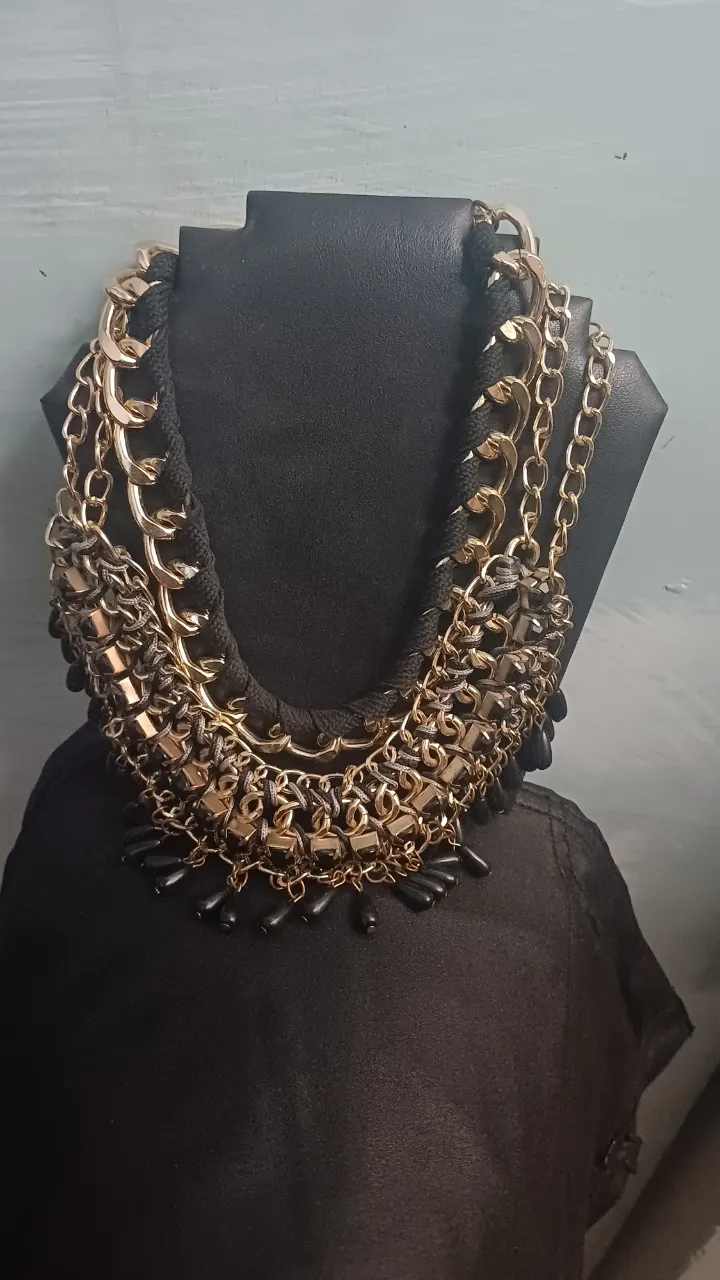 Collar A ≠ - imagen 1