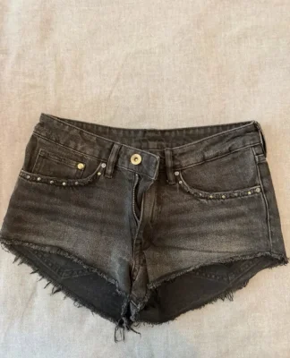 H&M