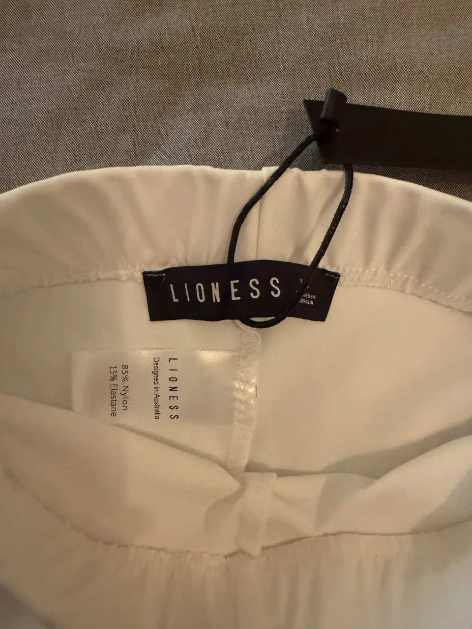 Short Lioness - imagen 2