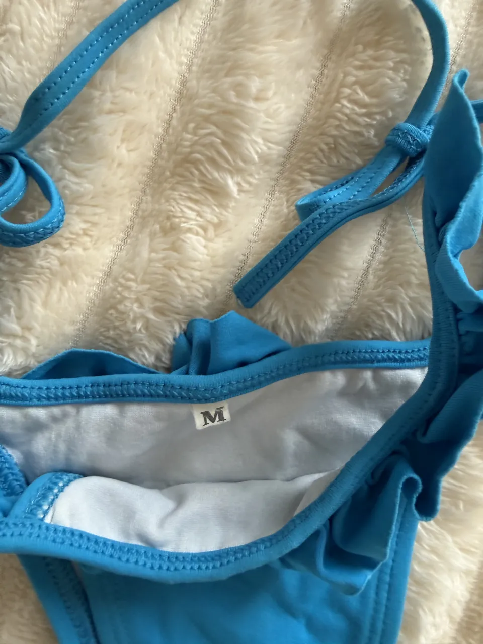 Bikini A.a.a - imagen 3