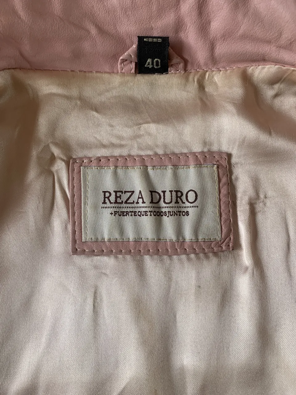 Campera Reza duro miniatura 10