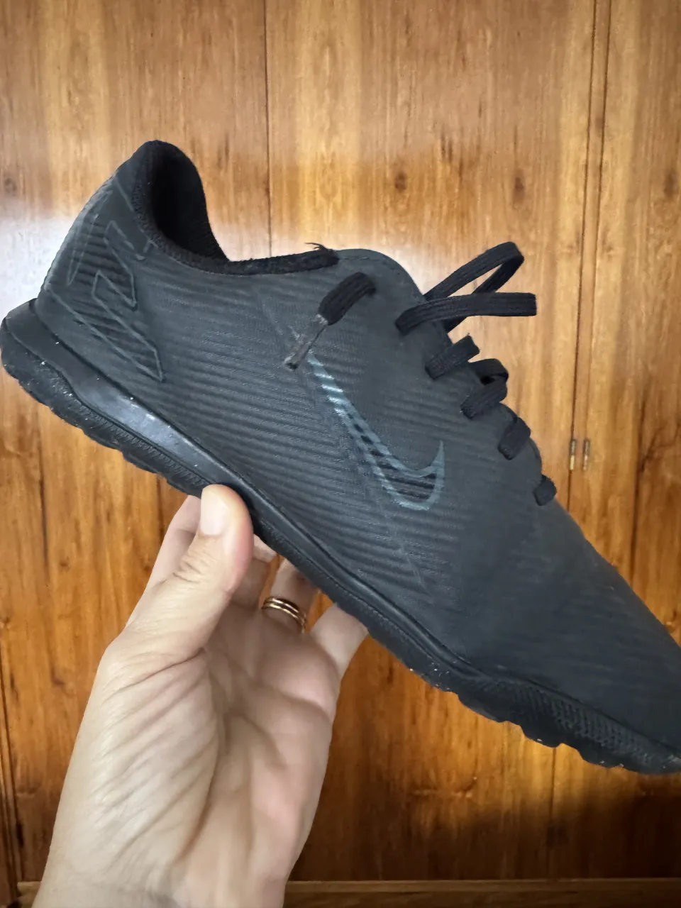 Botín de fútbol Nike - imagen 1