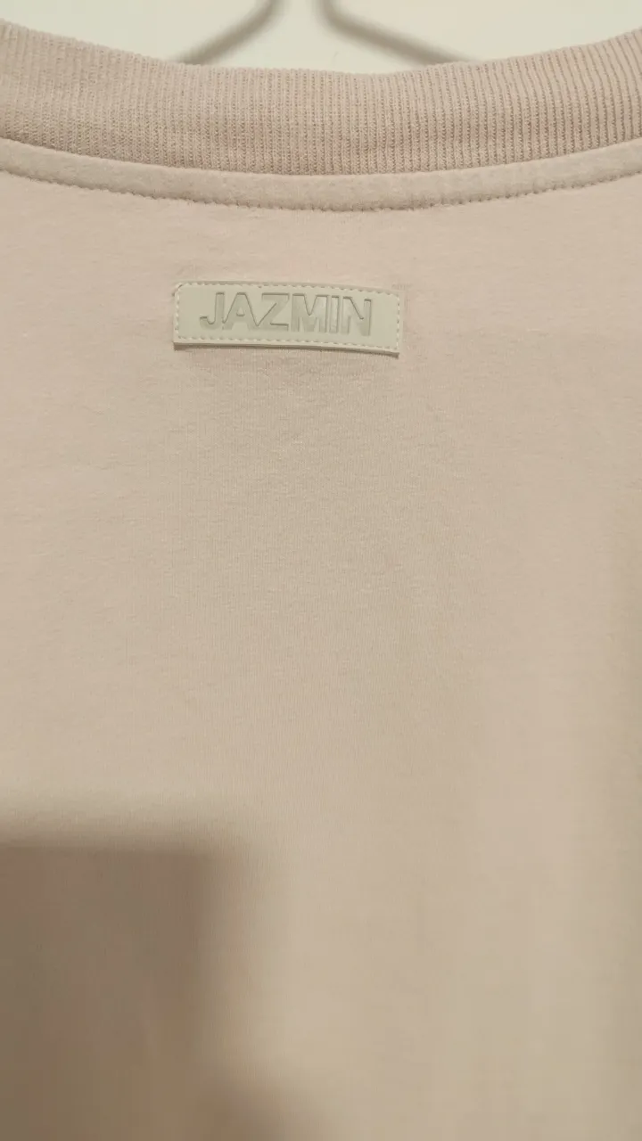 Buzo Jazmín Chebar - imagen 3