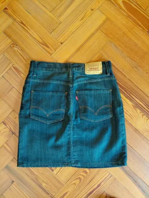 Levi's