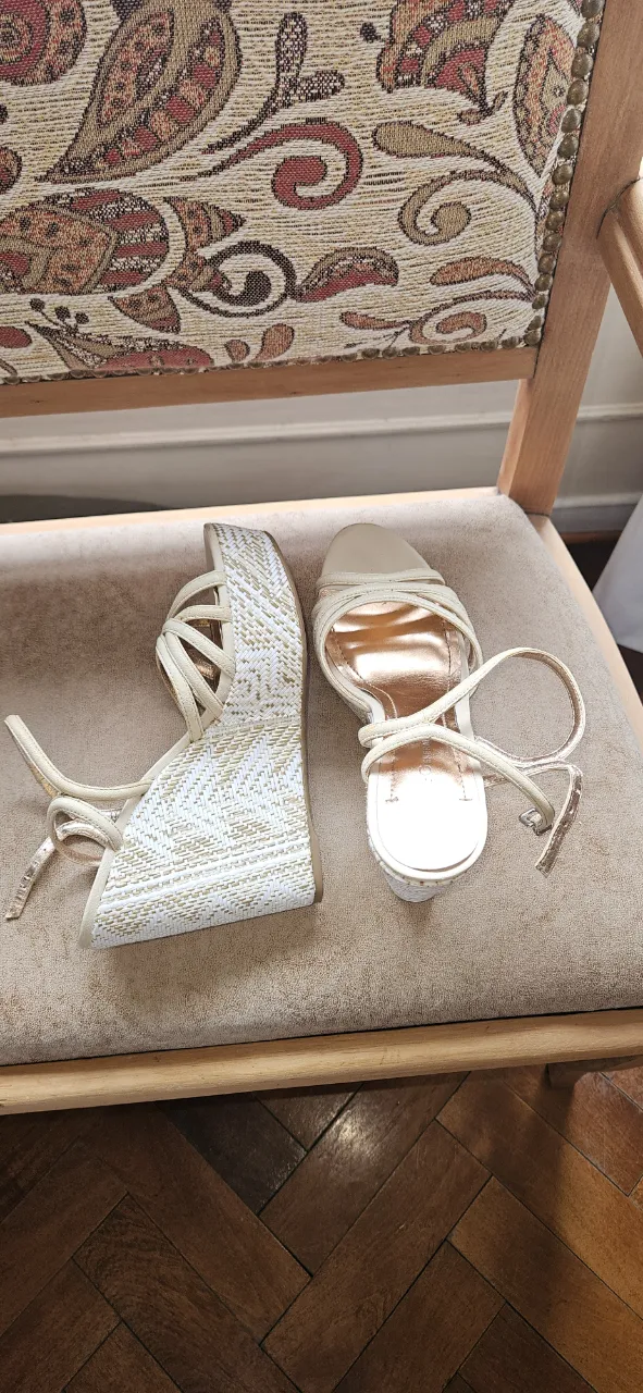 Sandalias BCBG - imagen 2