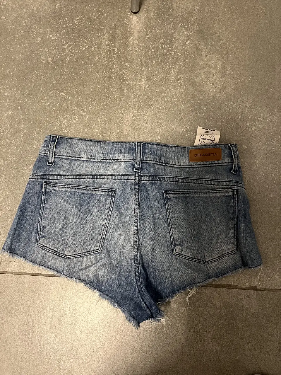 Short Delaostia - imagen 2