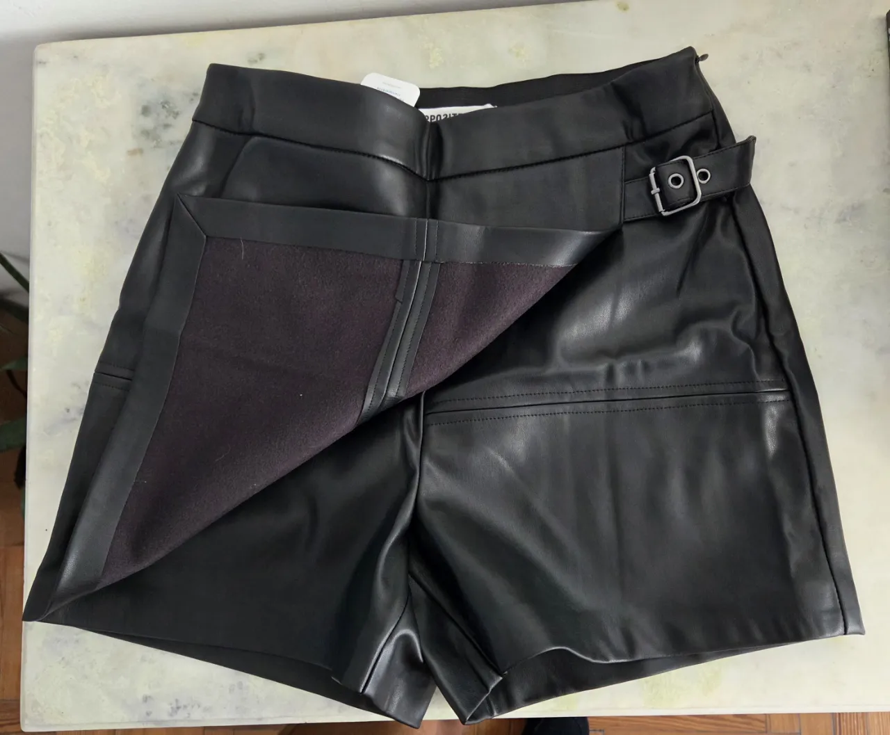 Short Opposite - imagen 3