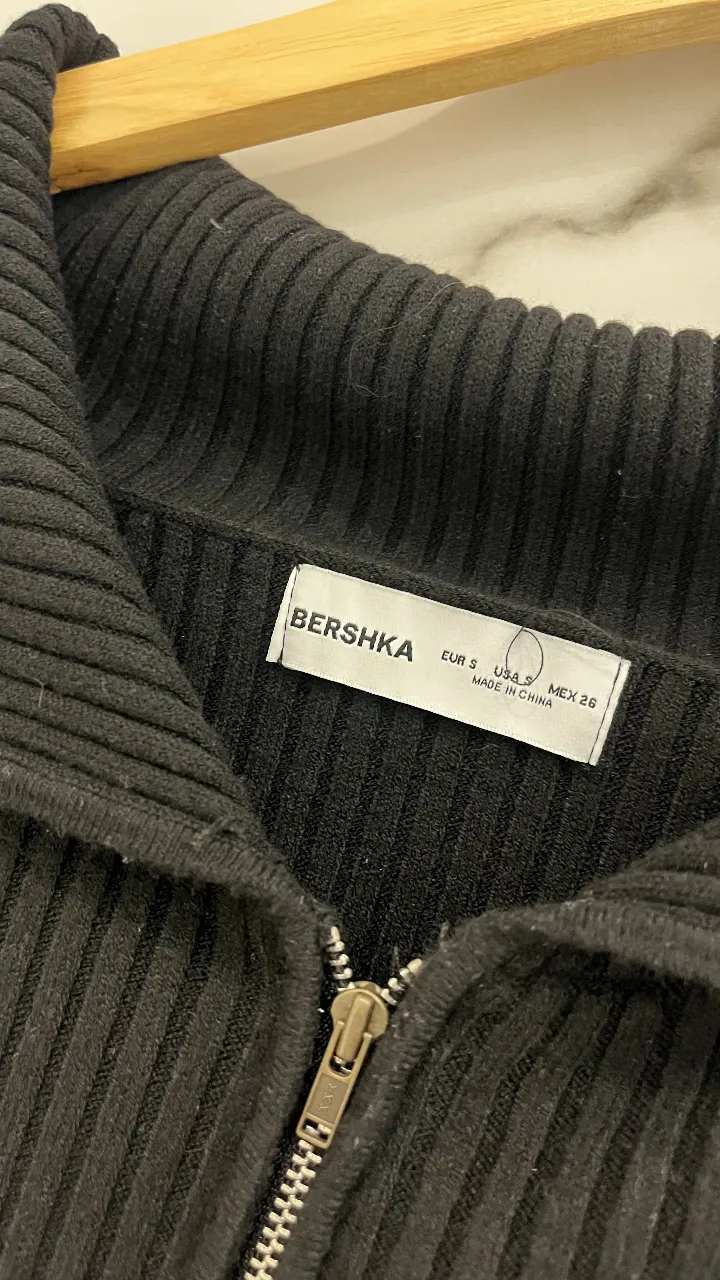 Blusa Bershka - Vista 3