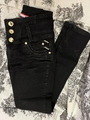 Roman jeans