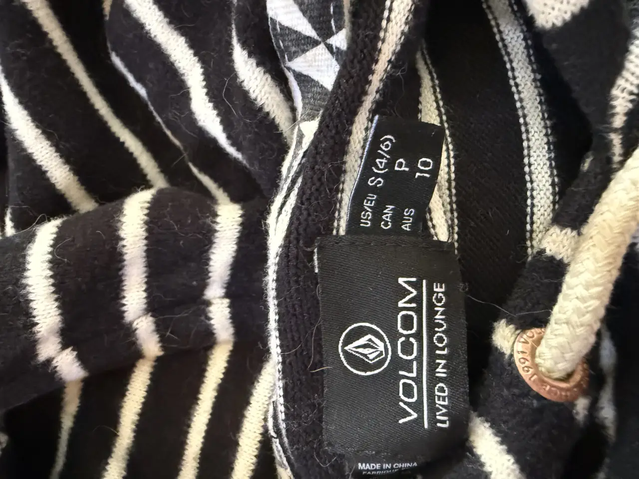 Buzo Volcom miniatura 2