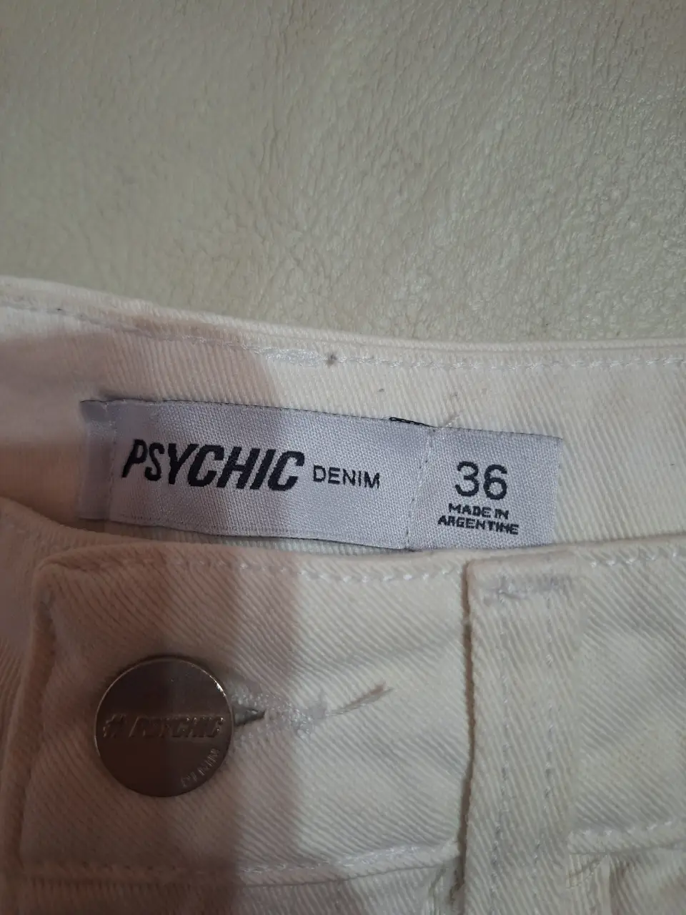 Short PSYCHIC - imagen 3